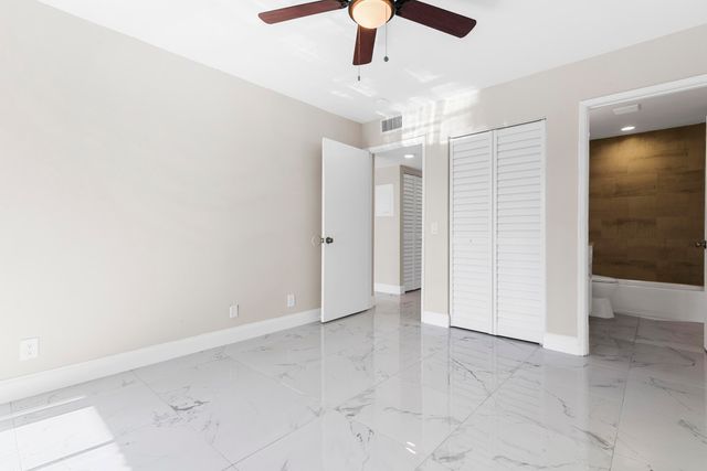 712 Meadows Circle, Boynton Beach, FL 33436