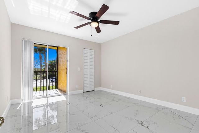 712 Meadows Circle, Boynton Beach, FL 33436