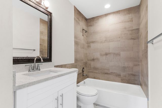 712 Meadows Circle, Boynton Beach, FL 33436