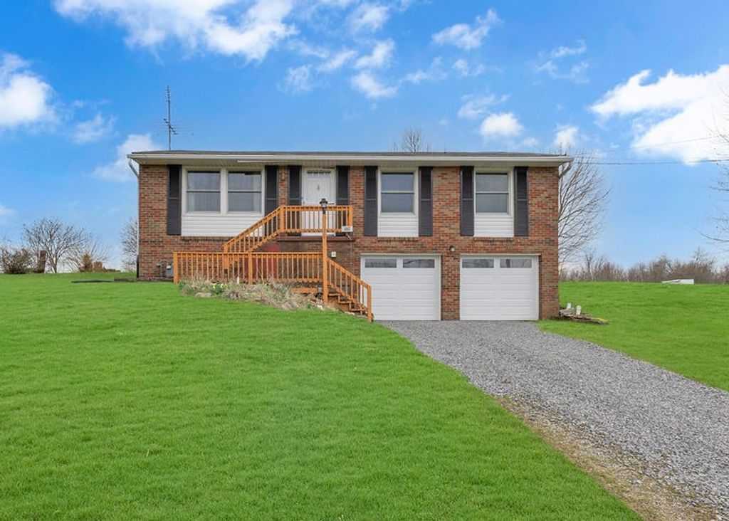 107 Goehring Ln, North Sewickley Twp, PA 15010