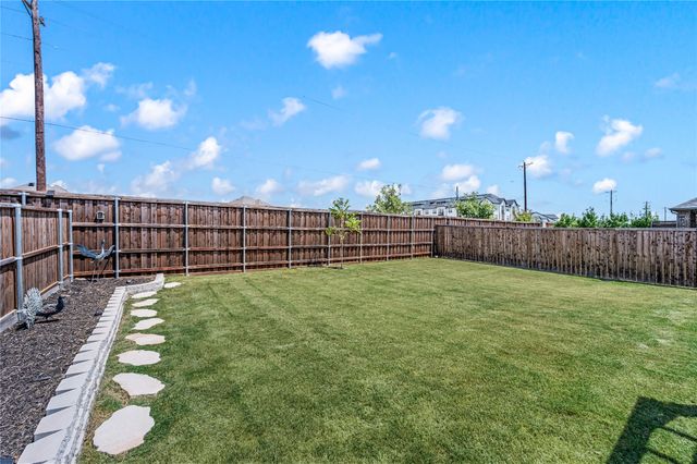 1713 Gold Mine Trail, Aubrey, TX 76227