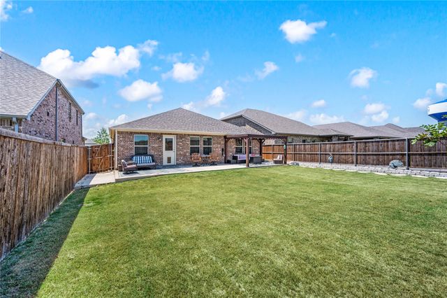 1713 Gold Mine Trail, Aubrey, TX 76227