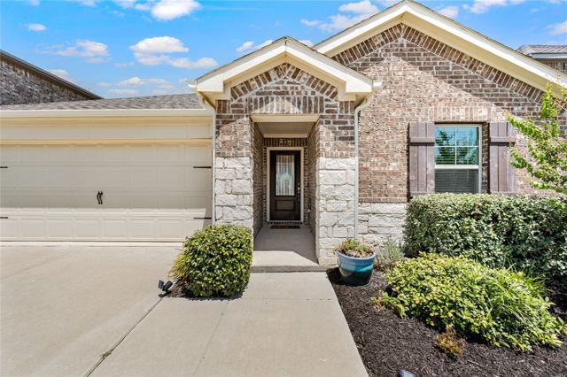1713 Gold Mine Trail, Aubrey, TX 76227