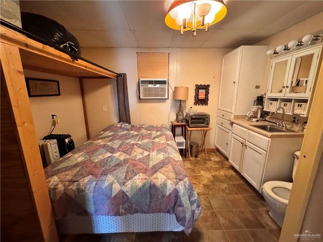 2112 Kelly Street, Mission, TX 78572