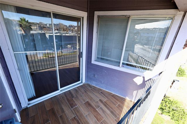 1840 Burton DR 120, Austin, TX 78741