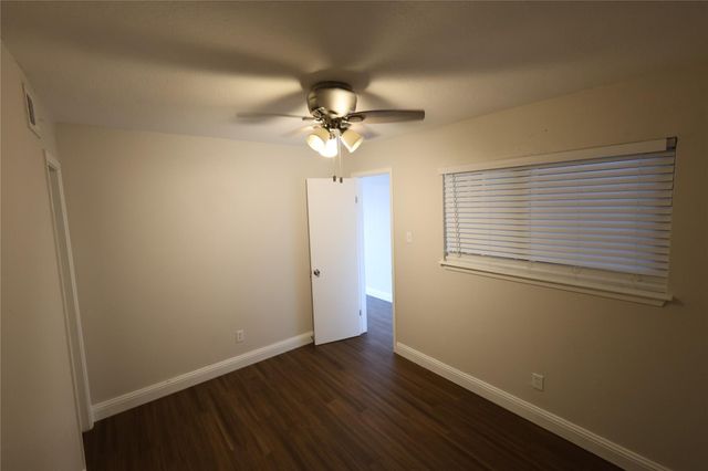 1840 Burton DR 120, Austin, TX 78741