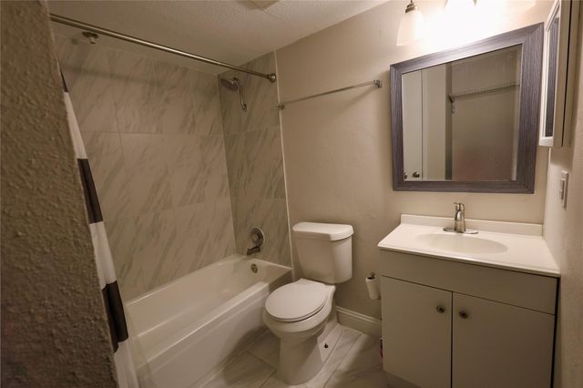 1840 Burton DR 120, Austin, TX 78741