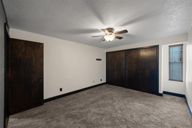 1111 W 46th Street 22, Kansas City, MO 64112