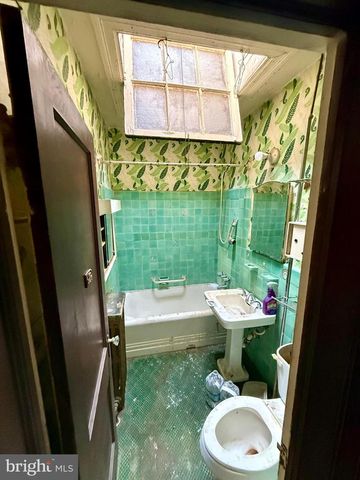 415 FARRAGUT ST NW, Washington, DC 20011