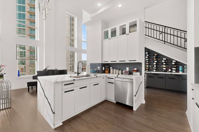 2323 N Houston Street 704, Dallas, TX 75219