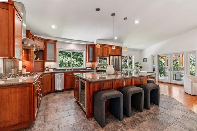 1035 N Thompson Rd, Lafayette, CA 94549