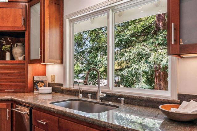 1035 N Thompson Rd, Lafayette, CA 94549