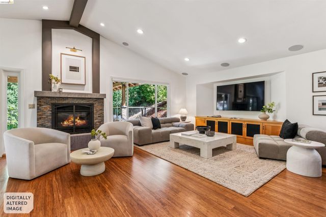 1035 N Thompson Rd, Lafayette, CA 94549