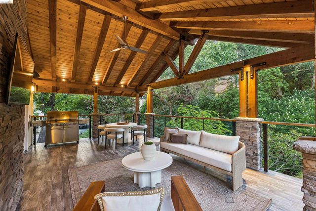 1035 N Thompson Rd, Lafayette, CA 94549