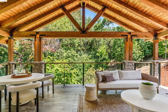 1035 N Thompson Rd, Lafayette, CA 94549