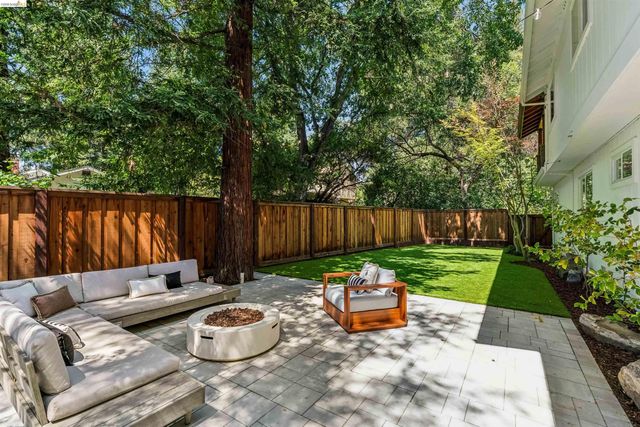 1035 N Thompson Rd, Lafayette, CA 94549