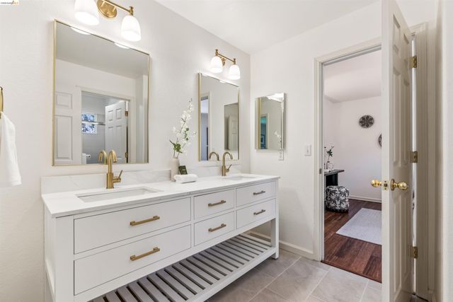 1035 N Thompson Rd, Lafayette, CA 94549