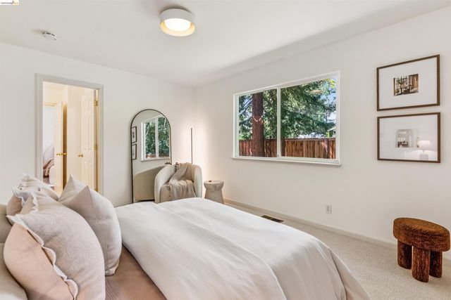 1035 N Thompson Rd, Lafayette, CA 94549