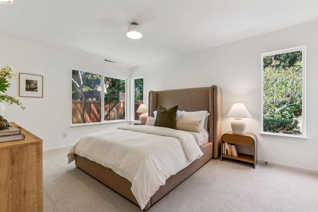 1035 N Thompson Rd, Lafayette, CA 94549