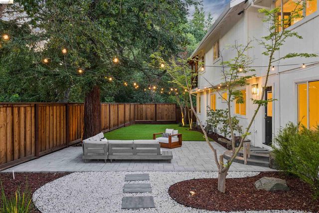 1035 N Thompson Rd, Lafayette, CA 94549