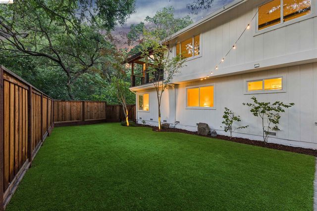 1035 N Thompson Rd, Lafayette, CA 94549