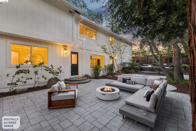1035 N Thompson Rd, Lafayette, CA 94549