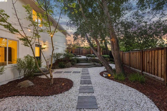 1035 N Thompson Rd, Lafayette, CA 94549