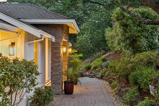 1035 N Thompson Rd, Lafayette, CA 94549