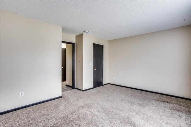 7510 E 17th St, Wichita, KS 67206