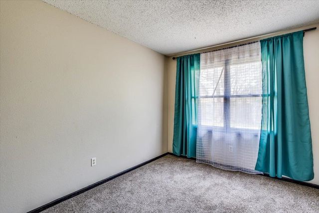 7510 E 17th St, Wichita, KS 67206