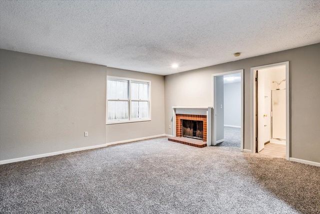 7510 E 17th St, Wichita, KS 67206