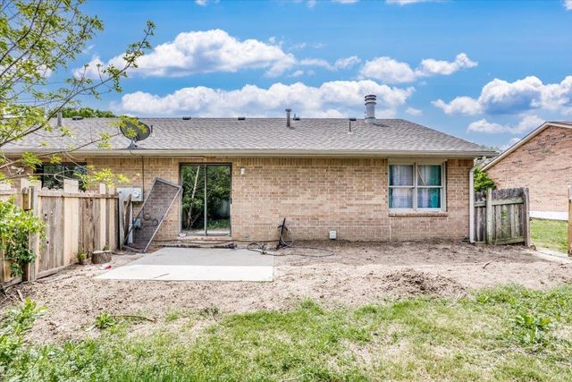 7510 E 17th St, Wichita, KS 67206