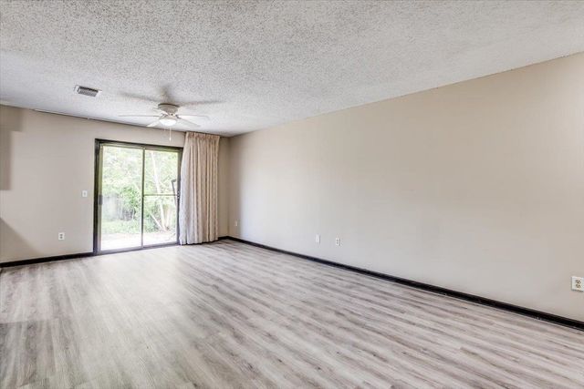 7510 E 17th St, Wichita, KS 67206