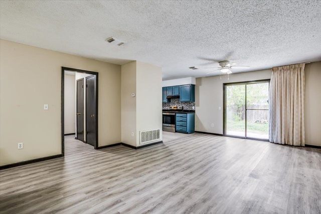 7510 E 17th St, Wichita, KS 67206