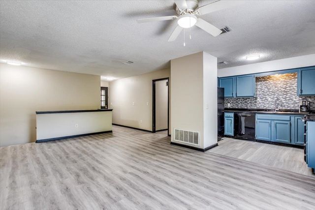 7510 E 17th St, Wichita, KS 67206