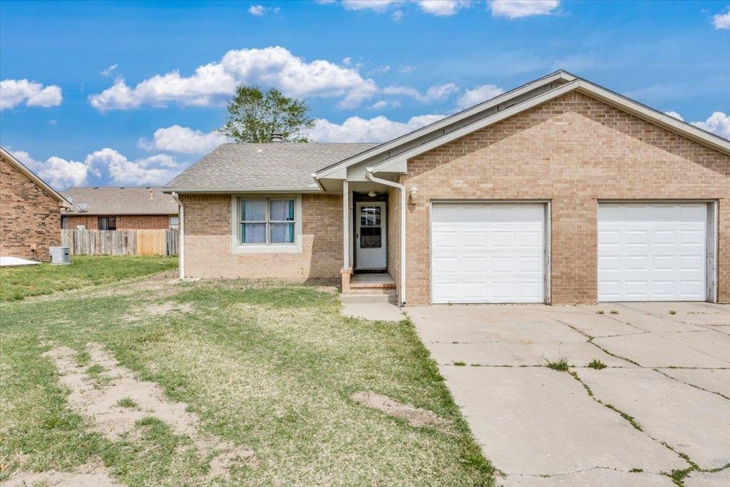 7510 E 17th St, Wichita, KS 67206