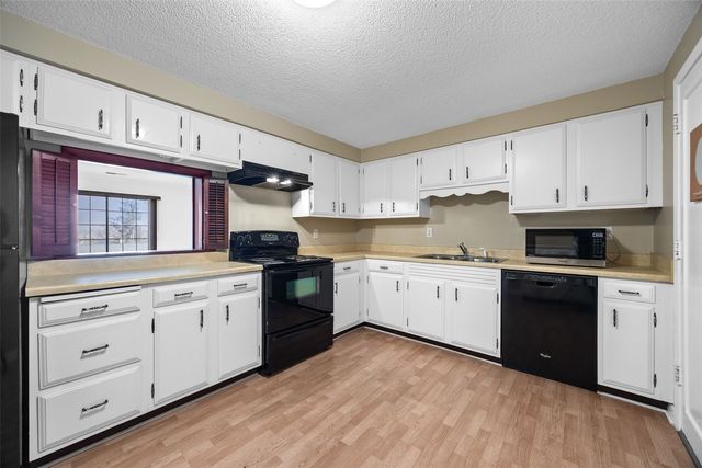 130 Thompson Drive SE 214, Cedar Rapids, IA 52402