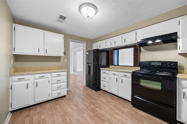 130 Thompson Drive SE 214, Cedar Rapids, IA 52402