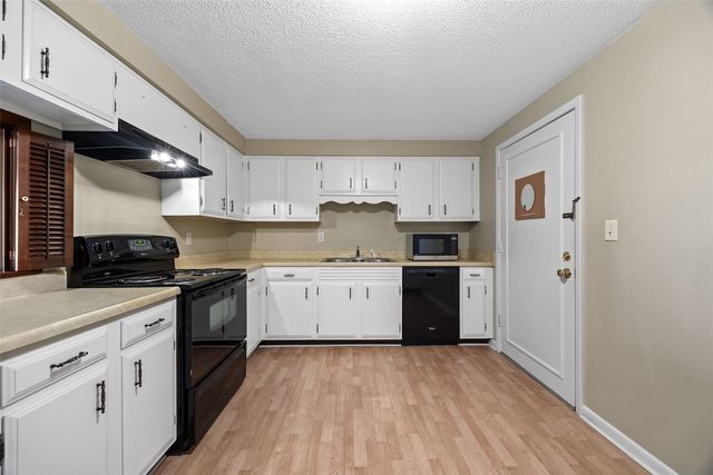 130 Thompson Drive SE 214, Cedar Rapids, IA 52402