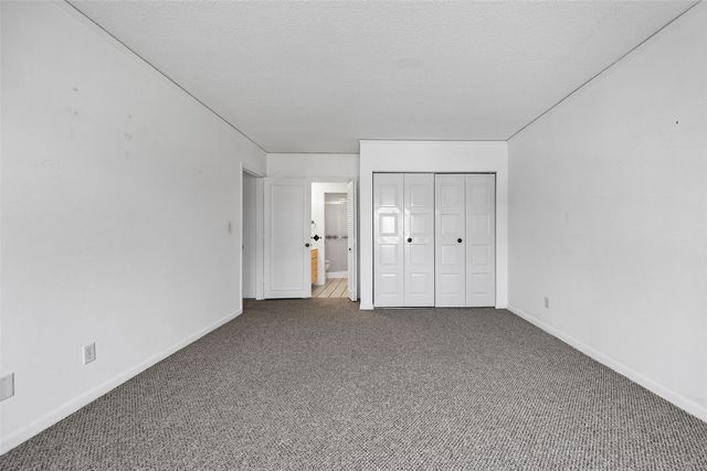 130 Thompson Drive SE 214, Cedar Rapids, IA 52402