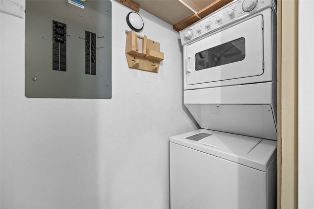 130 Thompson Drive SE 214, Cedar Rapids, IA 52402