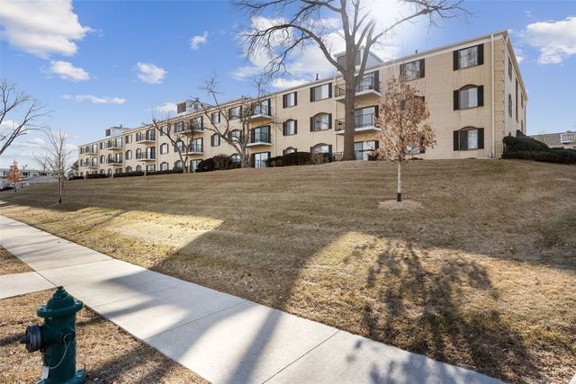 130 Thompson Drive SE 214, Cedar Rapids, IA 52402