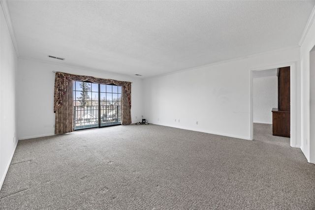 130 Thompson Drive SE 214, Cedar Rapids, IA 52402