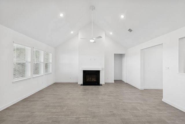 12906 Old Fashion Circle, Mont Belvieu, TX 77535