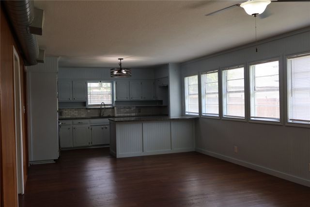 2516 Norfleet Street, Sansom Park, TX 76114