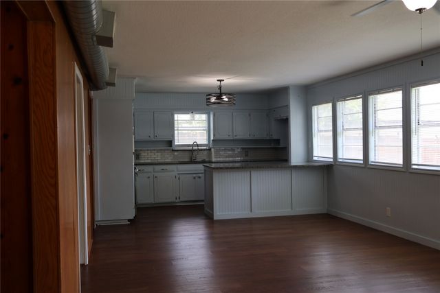 2516 Norfleet Street, Sansom Park, TX 76114