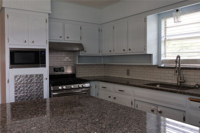 2516 Norfleet Street, Sansom Park, TX 76114