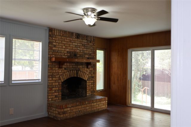 2516 Norfleet Street, Sansom Park, TX 76114