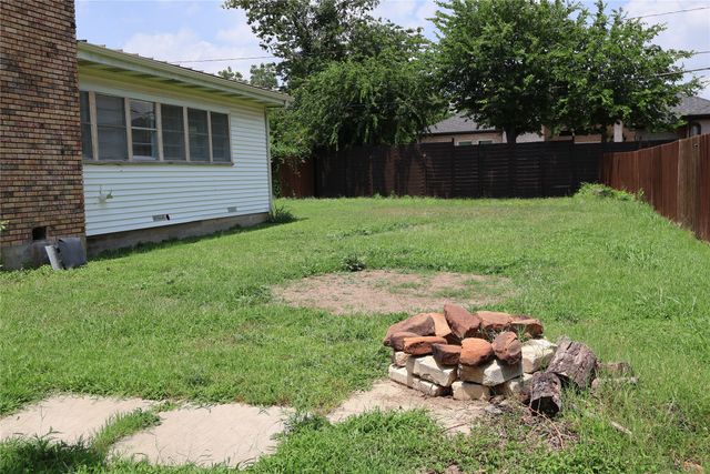 2516 Norfleet Street, Sansom Park, TX 76114
