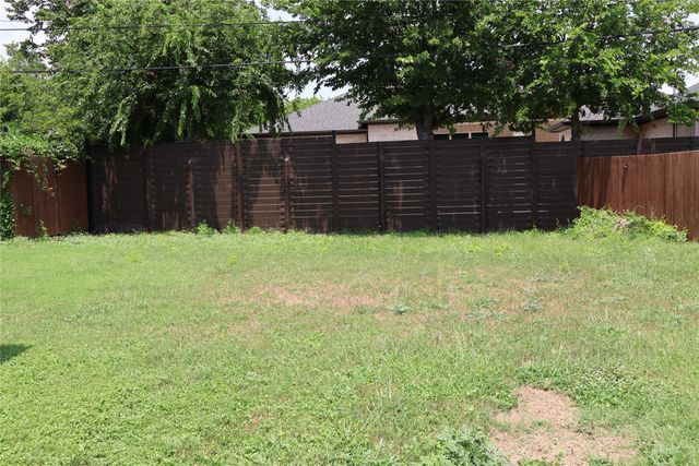 2516 Norfleet Street, Sansom Park, TX 76114